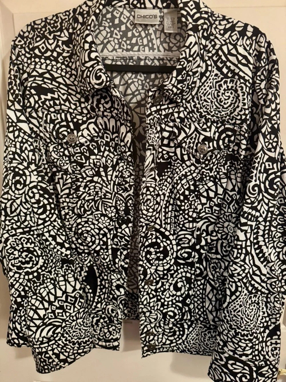 Chico's Black & White Graphic Swirl Button-Down Shirt Jacket - Picture 8 of 11